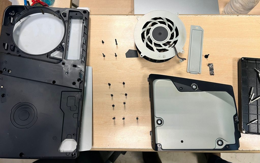 Placa base (motherboard) de PlayStation 5 Slim modelo CFI-2016 antes de la intervención técnica.