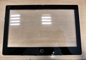 Vista frontal del nuevo cristal táctil (digitizer) para HP Pro x360 Fortis 11 G9.