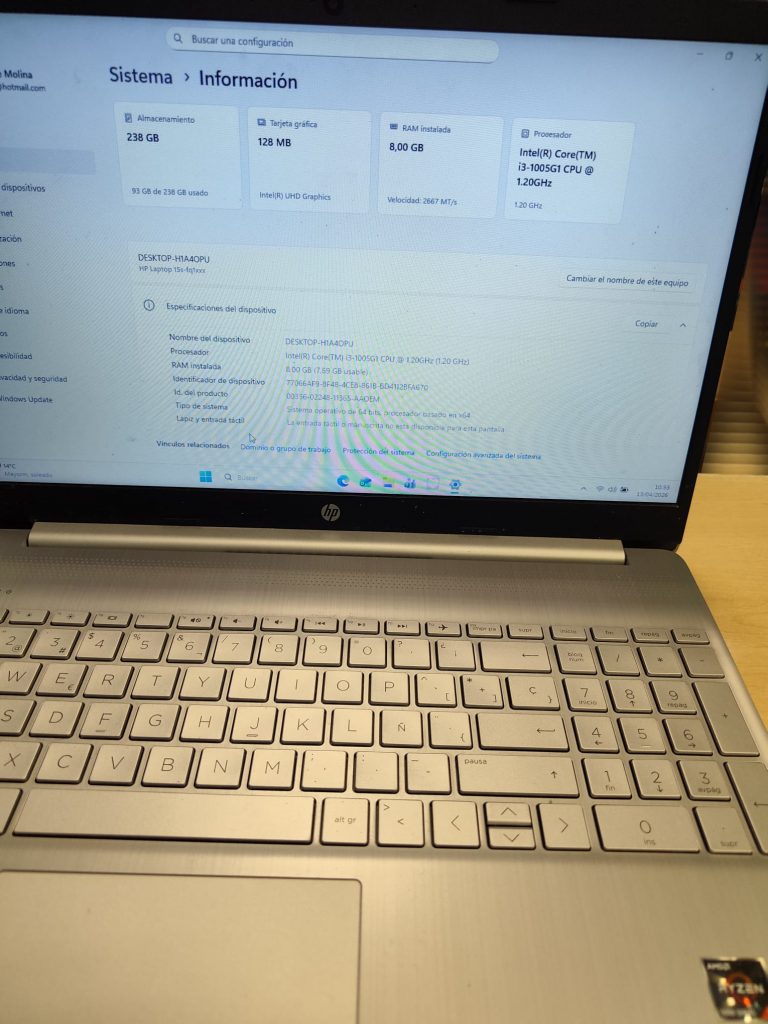 Información del sistema en Windows confirmando procesador Intel i3 en modelo HP 15s-fq.