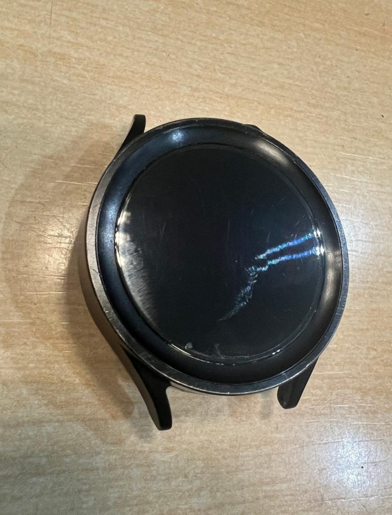 Vista frontal del Samsung Galaxy Watch 5 Pro antes del cambio de batería.