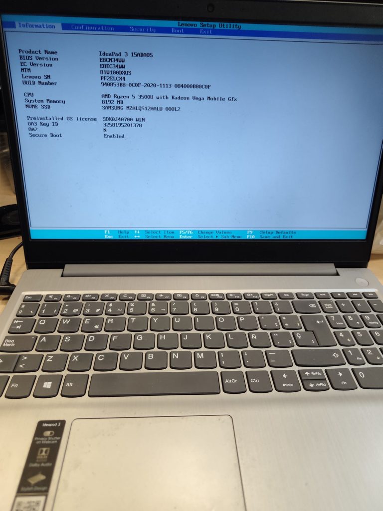 Pantalla de BIOS Setup Utility de Lenovo confirmando el hardware tras el cambio de placa.