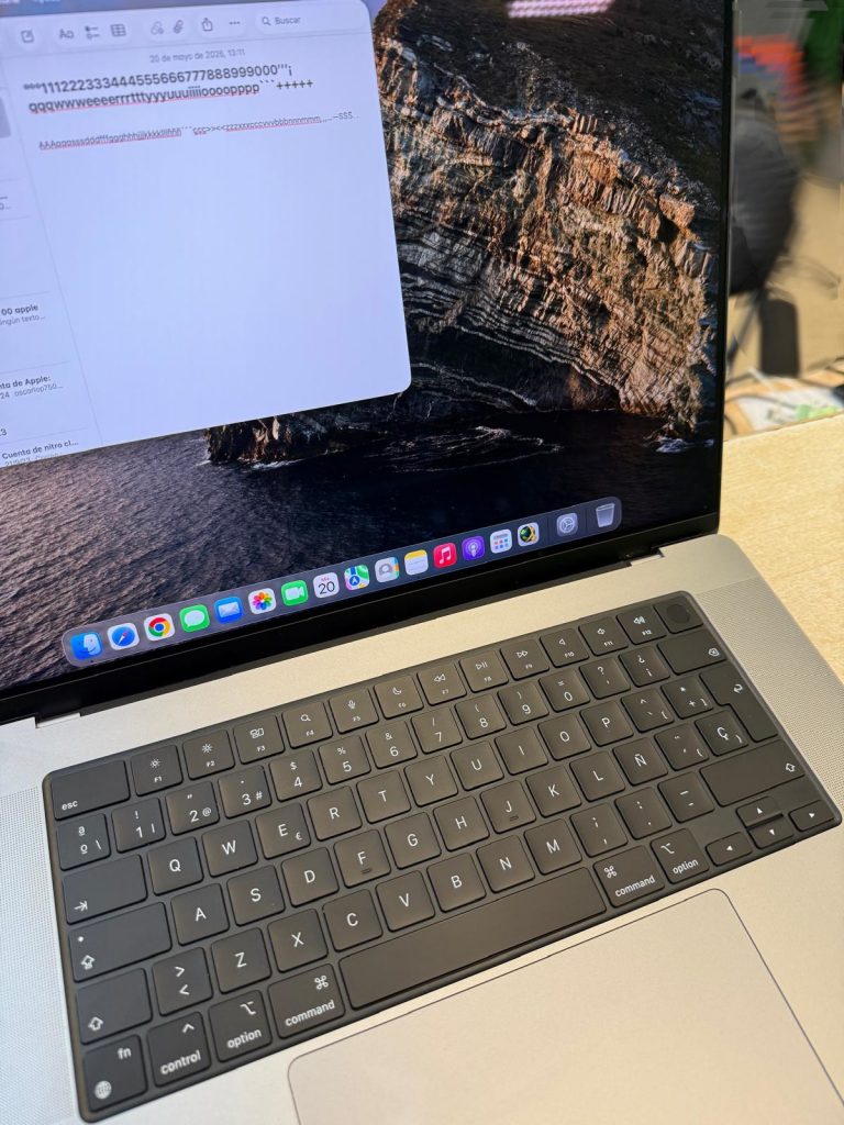 Prueba de funcionamiento del nuevo teclado en la aplicación Notas de macOS.