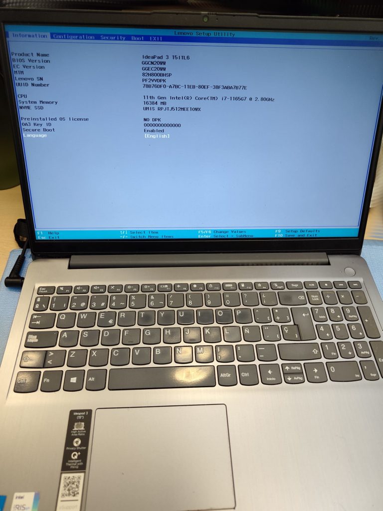 Información del sistema en BIOS con 16GB de RAM y SSD de 512GB tras la reparación.