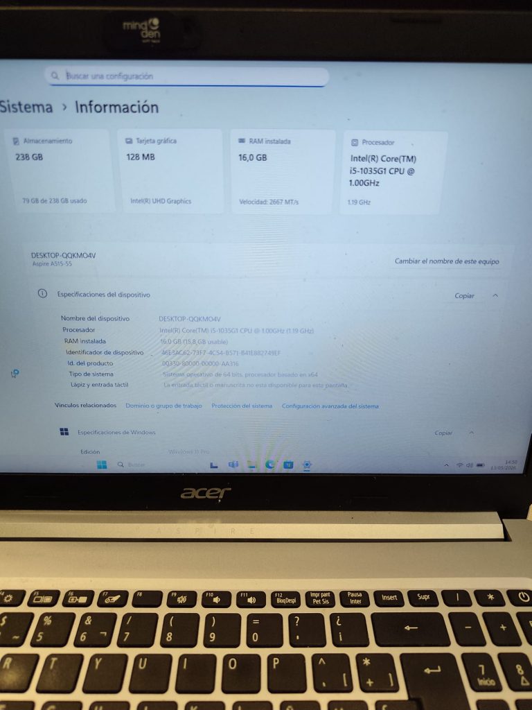 Pantalla de Windows con especificaciones del sistema: i5-1035G1 y 16GB RAM.