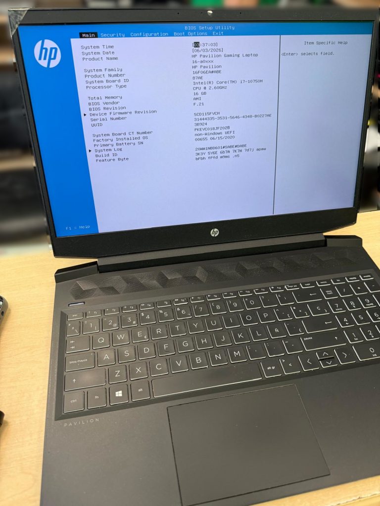 Pantalla de BIOS Utility confirmando el correcto reconocimiento del procesador i7 y 16GB de RAM.