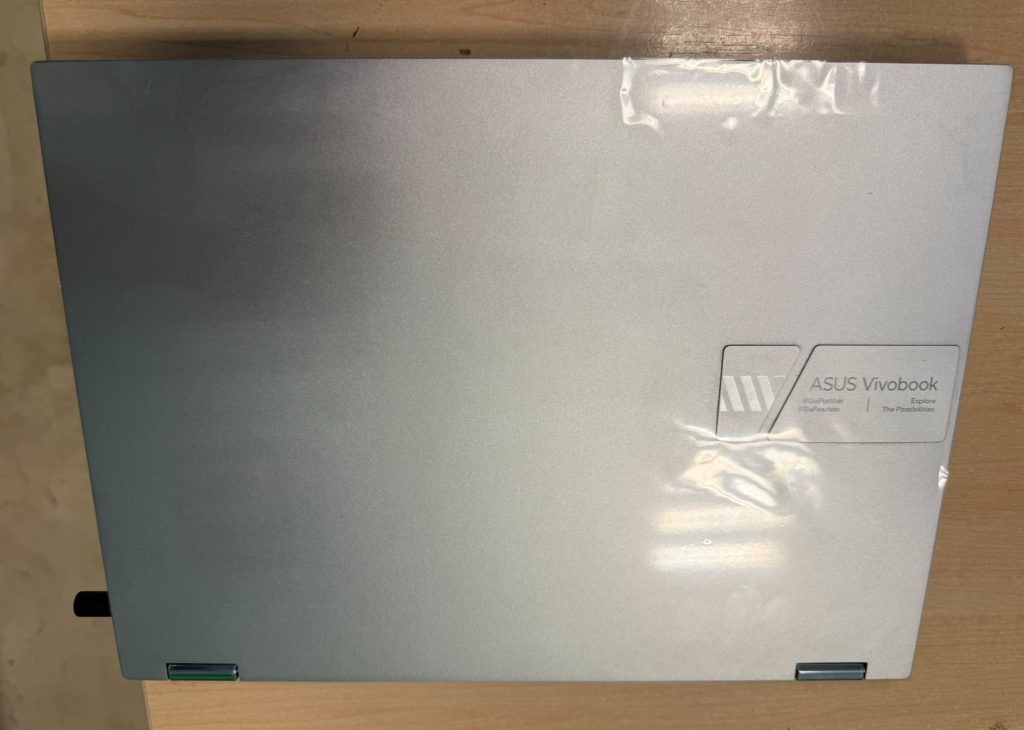 Comparativa entre batería original gastada y batería nueva de repuesto C31N1905 para Asus Vivobook.
